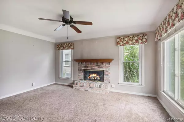 2011 THOMAS Avenue, Berkley, MI 48072