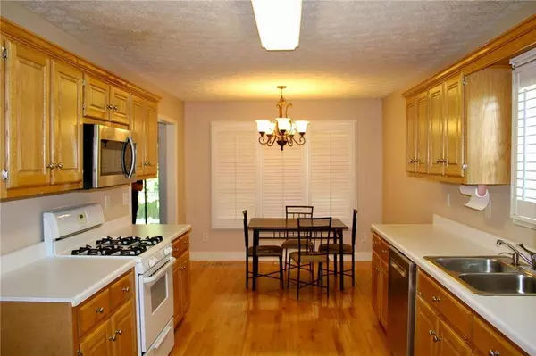 6029 Mill Rose TRCE, Flowery Branch, GA 30542