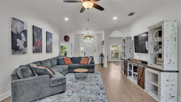 2248 PALMVIEW CIR W, Auburndale, FL 33823