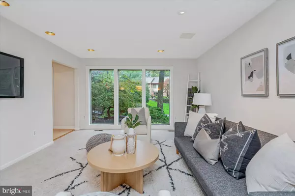 1 MARCIE WOODS CT, Pikesville, MD 21208