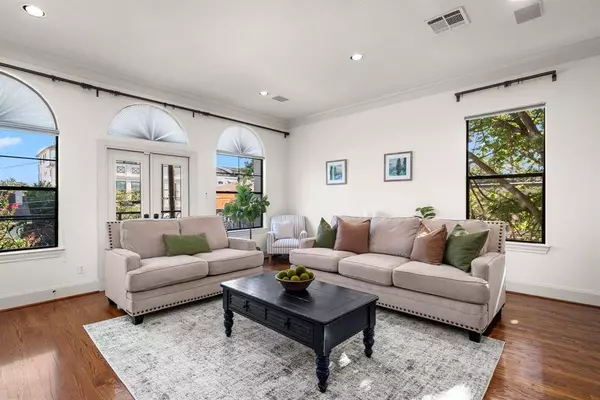 1728 Maryland ST, Houston, TX 77006