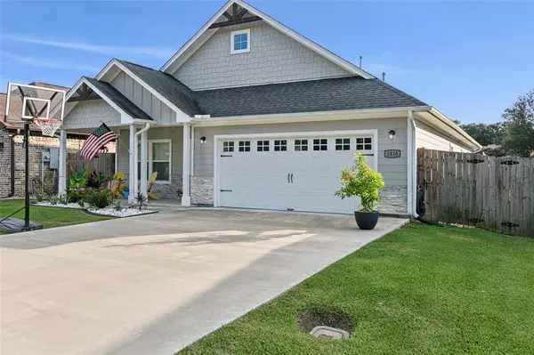 1416 S 13th ST, Nederland, TX 77627