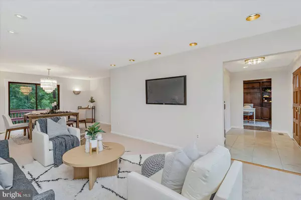 1 MARCIE WOODS CT, Pikesville, MD 21208