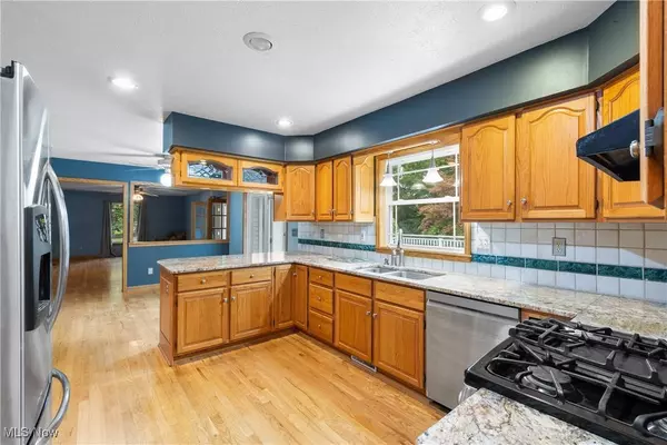 6575 Smucker DR, Westfield Center, OH 44251