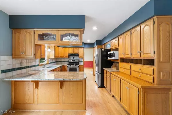 6575 Smucker DR, Westfield Center, OH 44251