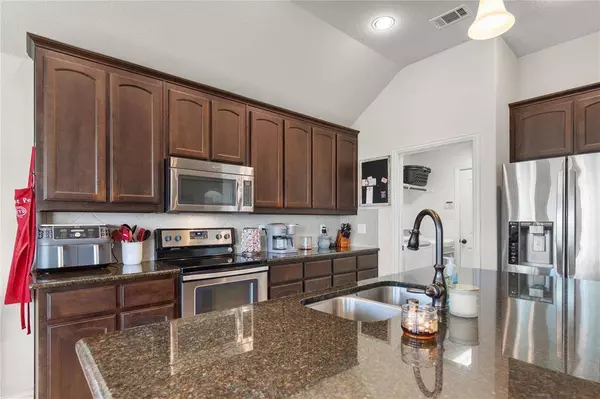 102 Frio Street, Bells, TX 75414