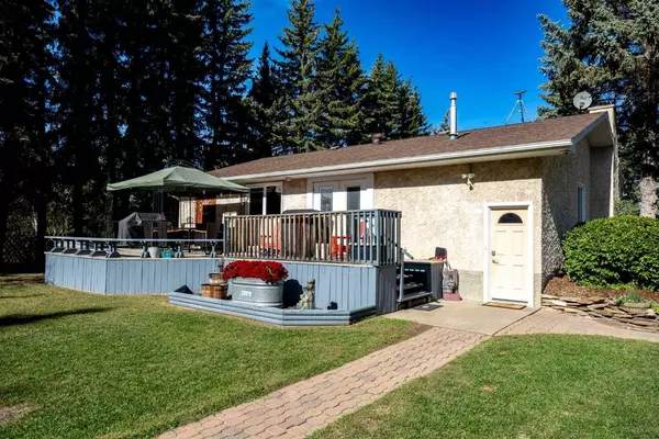 25225 Highway 595, Rural Red Deer County, AB T4N 5E2