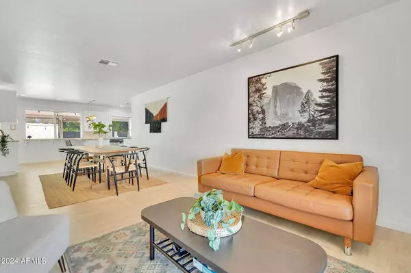 7028 N 12TH Way, Phoenix, AZ 85020