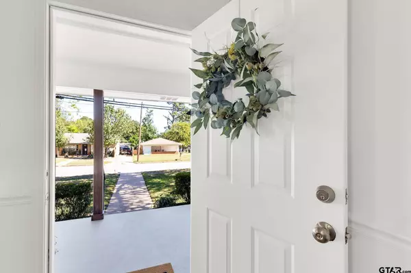 827 S Palmer, Tyler, TX 75701