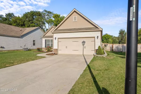 137 Abelia Lane, Byron, GA 31008