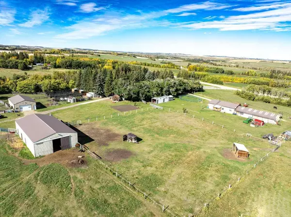 25225 Highway 595, Rural Red Deer County, AB T4N 5E2