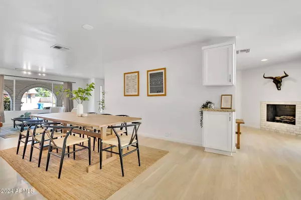 7028 N 12TH Way, Phoenix, AZ 85020