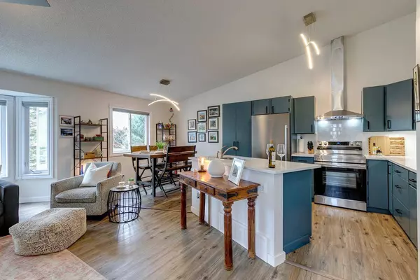 48 West Aarsby RD, Cochrane, AB T4C 1L3