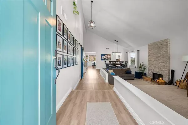 24155 Mentry DR, Newhall, CA 91321