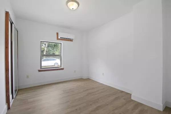 143 Hidden oaks RD, Eldon, MO 65026