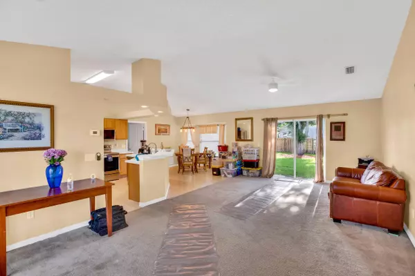 2225 SE Wald ST, Port Saint Lucie, FL 34984