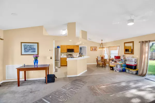 2225 SE Wald ST, Port Saint Lucie, FL 34984