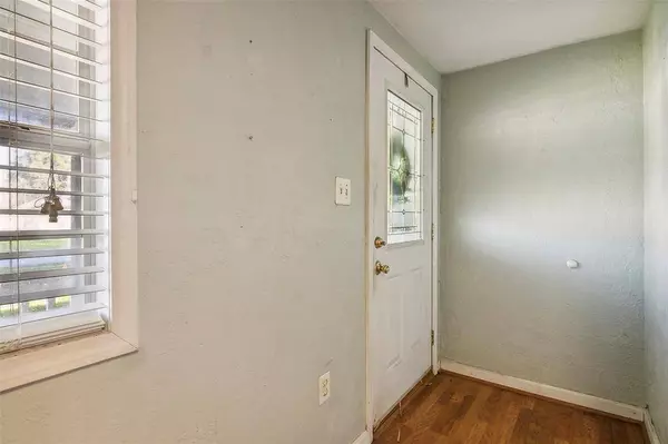 823 Boston AVE, Nederland, TX 77627