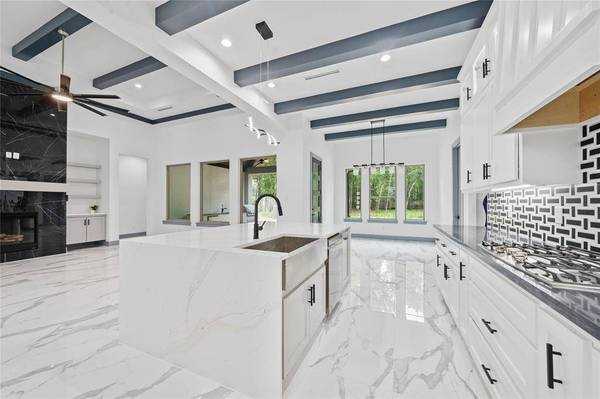 2081 Road 660, Dayton, TX 77535