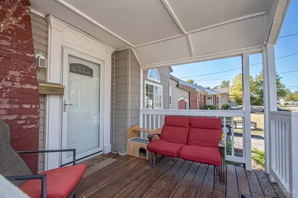 266 Park End Dr, Dayton, OH 45415