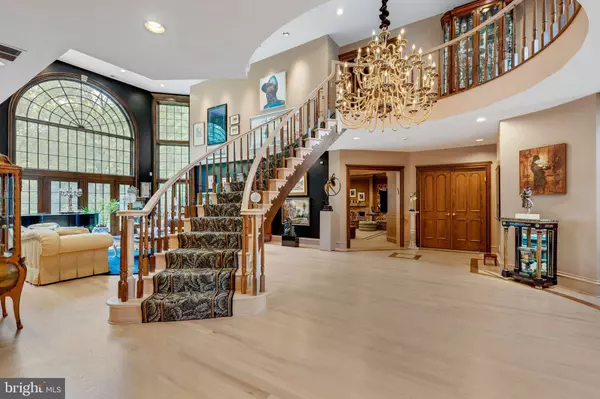 30 SOUTHWOOD DR, Cherry Hill, NJ 08003