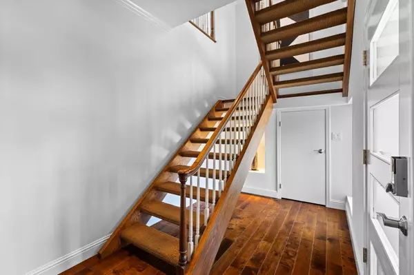 218 Exeter AVE, San Carlos, CA 94070