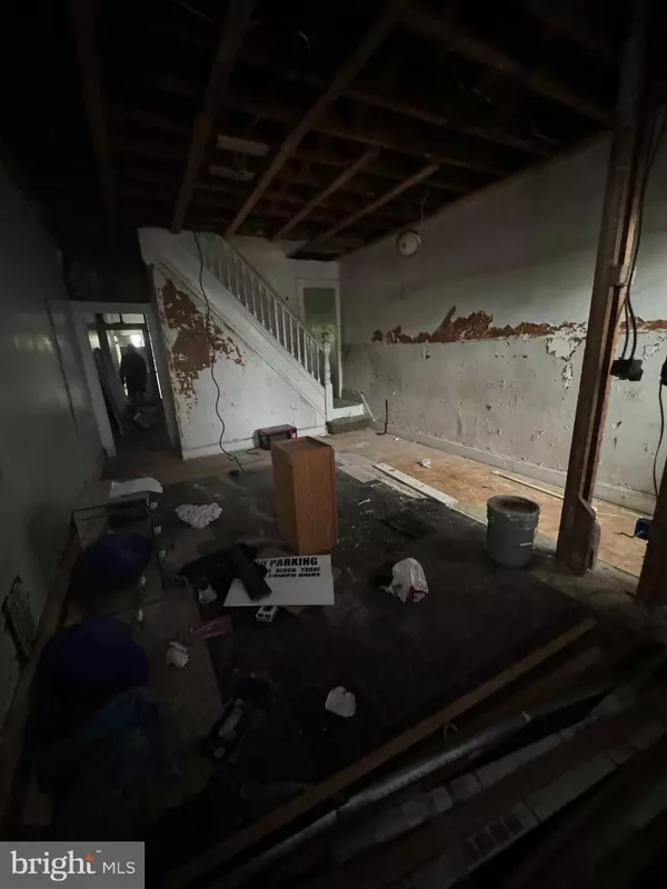 1822 E NORTH AVE, Baltimore, MD 21213