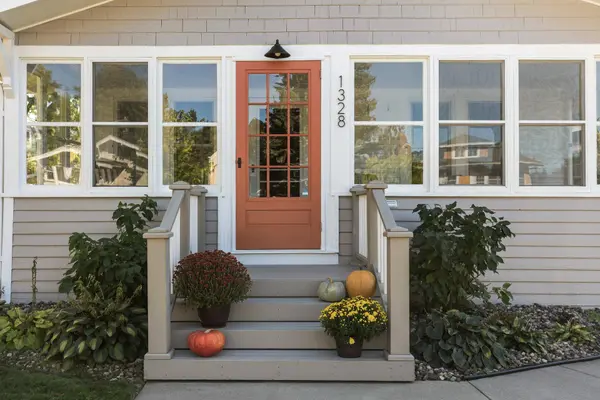 1328 Watson AVE, Saint Paul, MN 55116