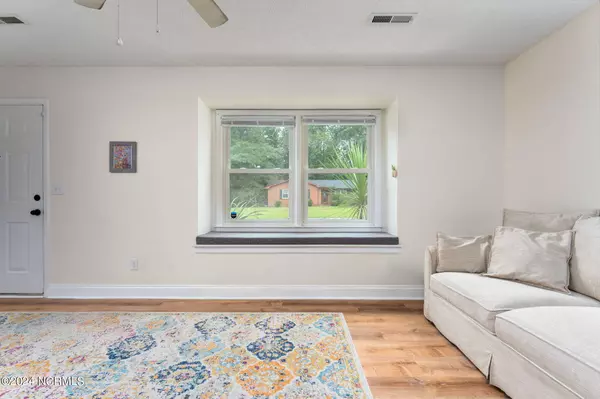 127 Meadowood DR, Wilmington, NC 28411