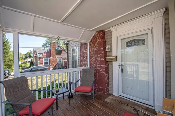 266 Park End Dr, Dayton, OH 45415