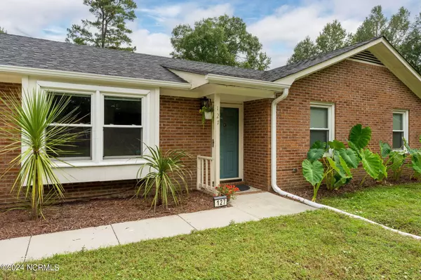 127 Meadowood DR, Wilmington, NC 28411