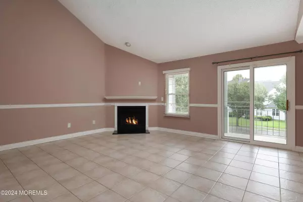 1115 Waters Edge Drive, Toms River, NJ 08753