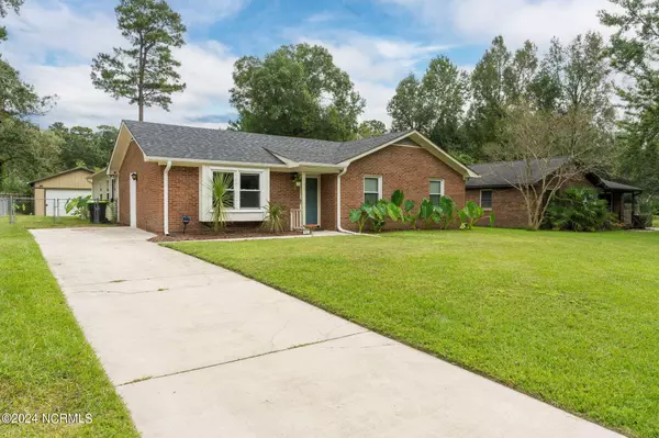 127 Meadowood DR, Wilmington, NC 28411