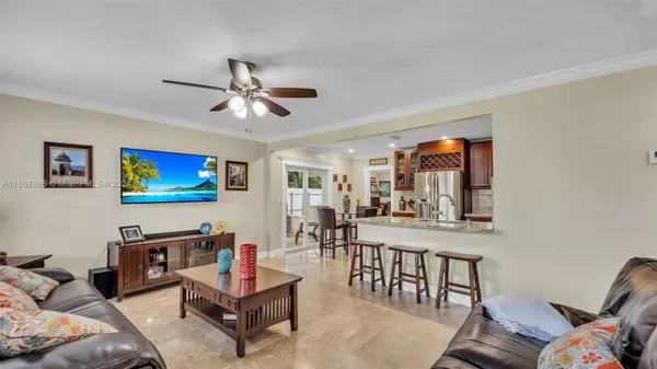 825 S Arabia Ave, Opa-locka, FL 33054