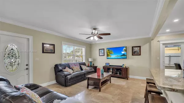 825 S Arabia Ave, Opa-locka, FL 33054