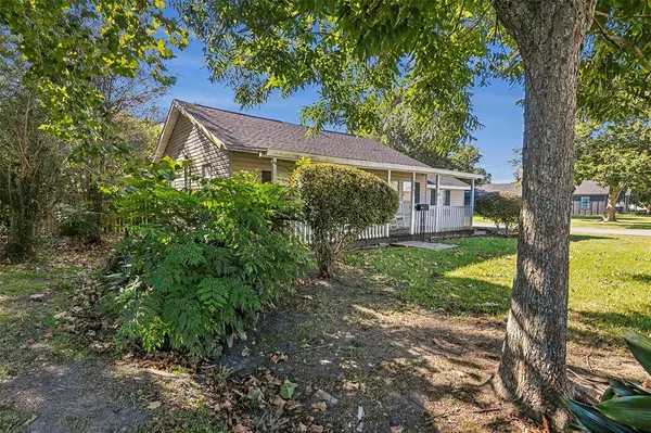 823 Boston AVE, Nederland, TX 77627