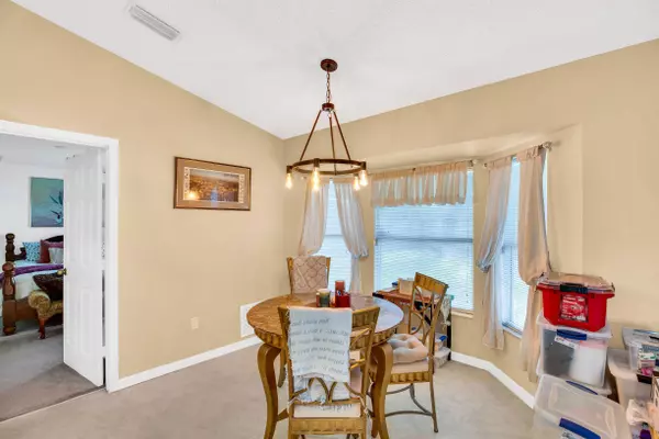 2225 SE Wald ST, Port Saint Lucie, FL 34984