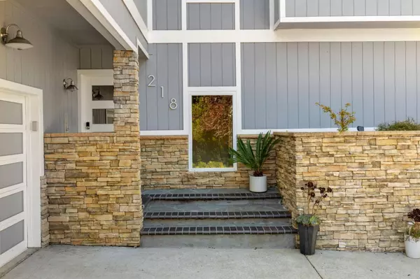 218 Exeter AVE, San Carlos, CA 94070