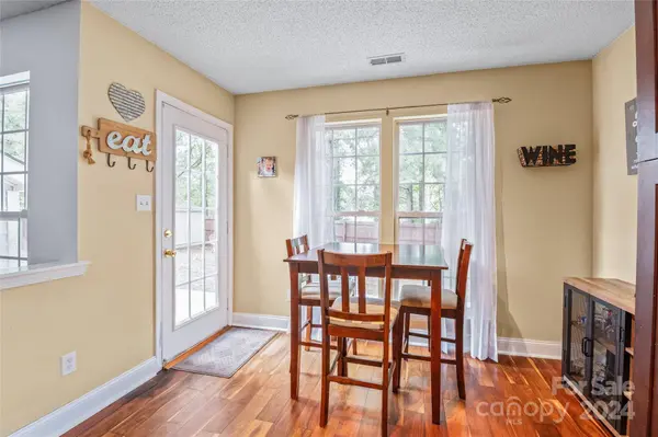 2414 Coatsdale LN, Matthews, NC 28104