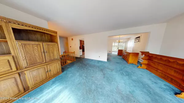 219 Ardsley ST, Staten Island, NY 10306