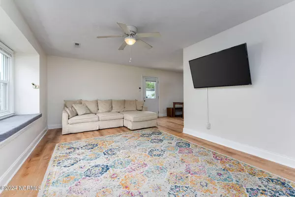 127 Meadowood DR, Wilmington, NC 28411