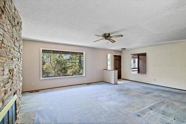 10765 Voyiatzes RD, Auburn, CA 95603