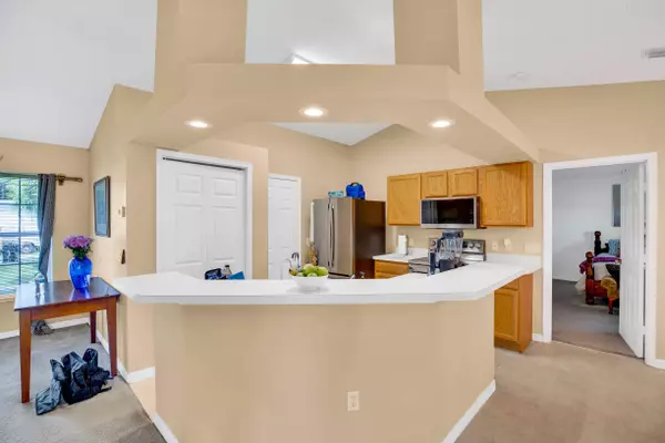 2225 SE Wald ST, Port Saint Lucie, FL 34984