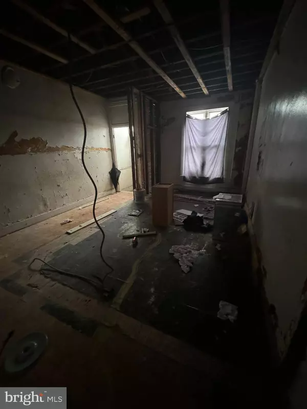 1822 E NORTH AVE, Baltimore, MD 21213