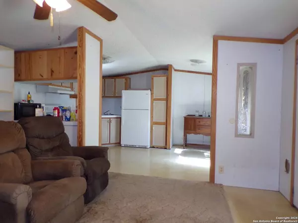 656 COUNTY ROAD 4614, Castroville, TX 78009-6002