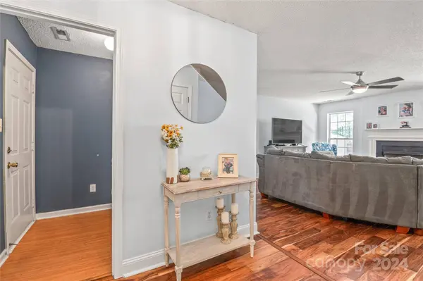 2414 Coatsdale LN, Matthews, NC 28104