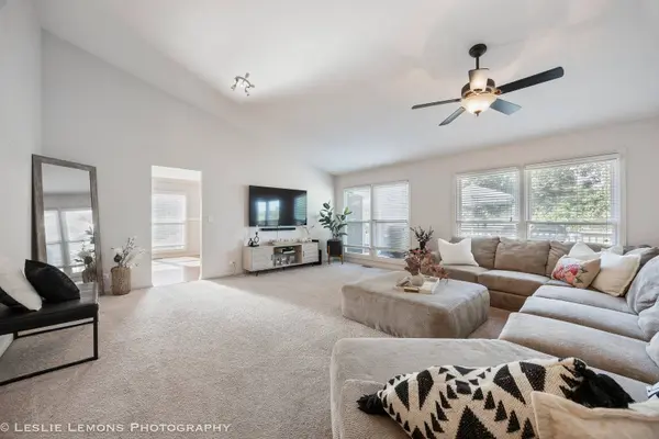 590 Flora Drive, Algonquin, IL 60102