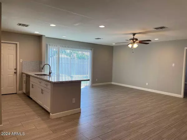 225 E STRAHAN Drive, Tempe, AZ 85283