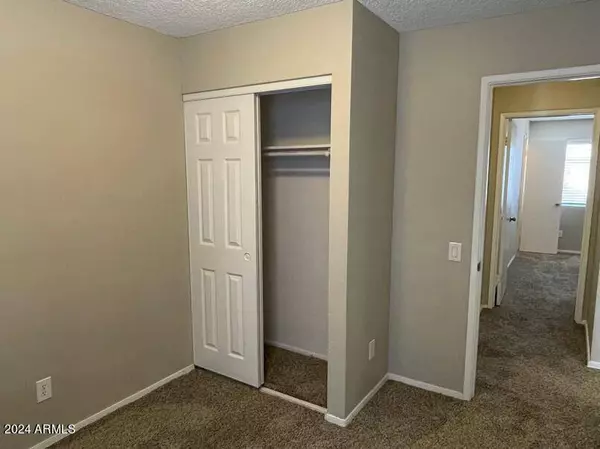 6720 W TURQUOISE Avenue, Peoria, AZ 85345