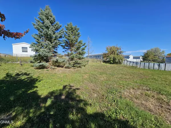 1818 32nd ST W, Williston, ND 58801